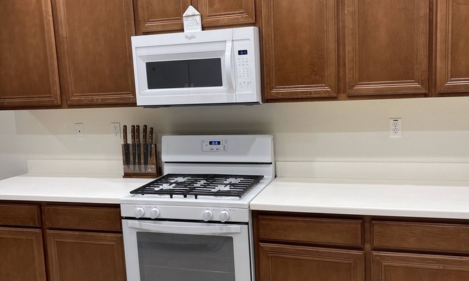 Victorville Casa | Cozy bedroom & private parking in Victorville