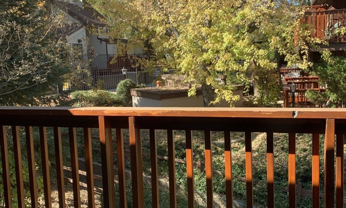 Summit Estates Casa | Cozy Big Bear home next door to snow summit