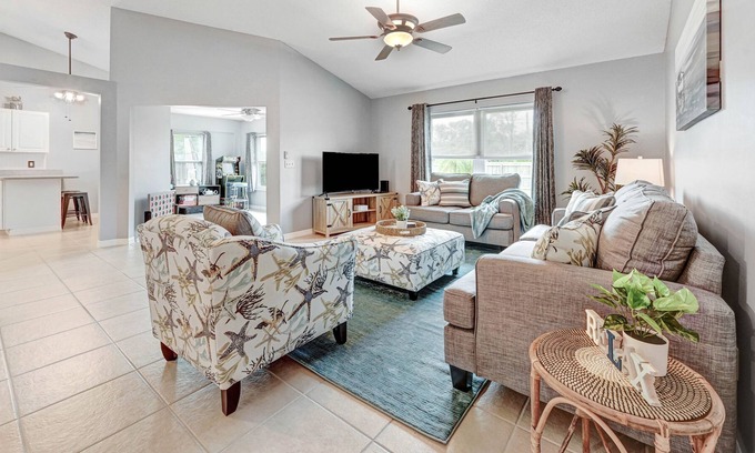 Palm Bay Casa | Cozy Blue Palm w/Game Room Centrally Located