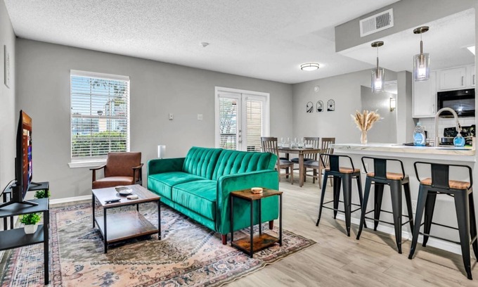 West Arlington Apartamento | Cozy Brand New Studio · 1 Bath + Gym 604