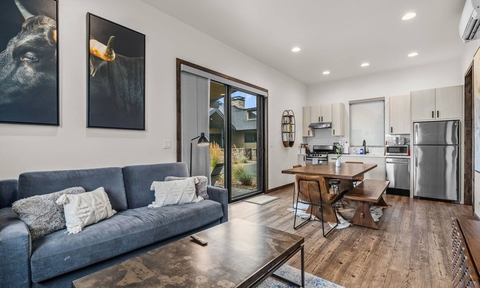 Powell Butte Casa | Cozy Brasada Casita | Private Entrance