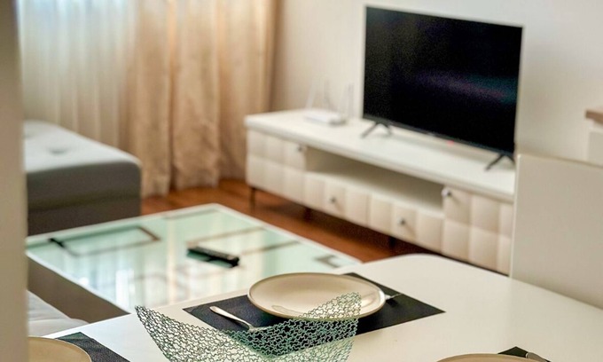 Tirana Apartamento | Cozy & Bright Apartment in Tirana