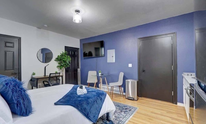 Lower East Side Apartamento | Bright Escape in the City Adorable Studio in McKinley Beach and Brady St East