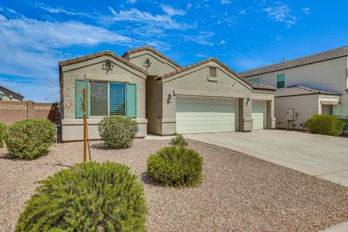 Tartesso Casa | Cozy Buckeye Home with Patio and Fire Pit!