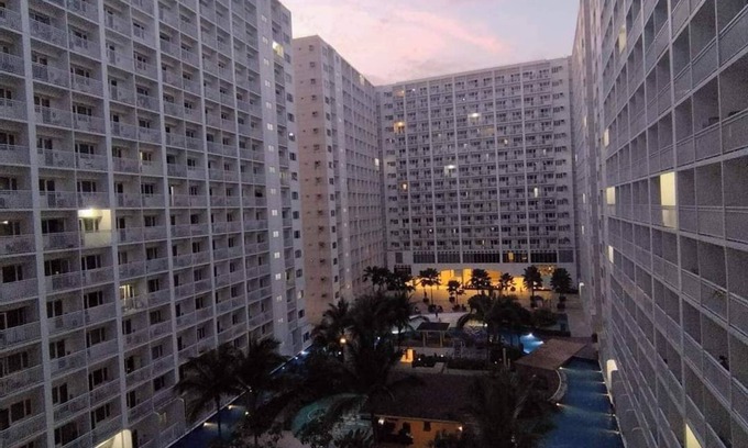 Pasay Casa | Cozy building with AC and WiFi in welcoming Pasay