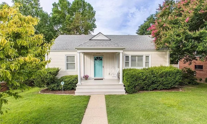 Three Chopt Casa | Cozy Bungalow convenient to U of R & shops of Libbie & Grove!