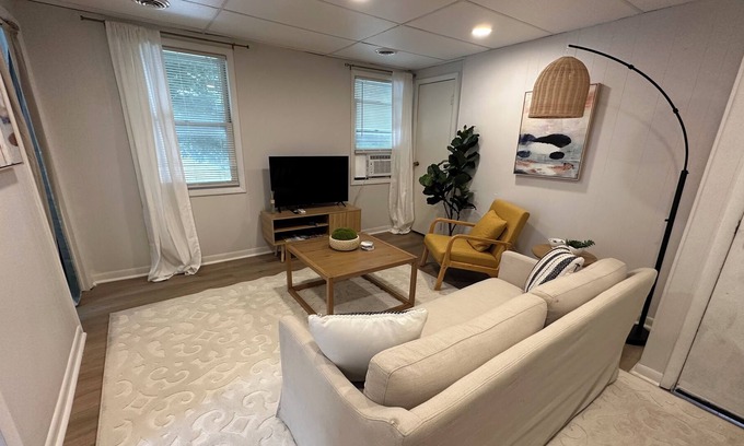 Fredonia Apartamento | Cozy Bungalow Downtown