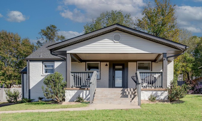 Rolling Acres Casa | Cozy bungalow in walkable East Nashville with inviting porch