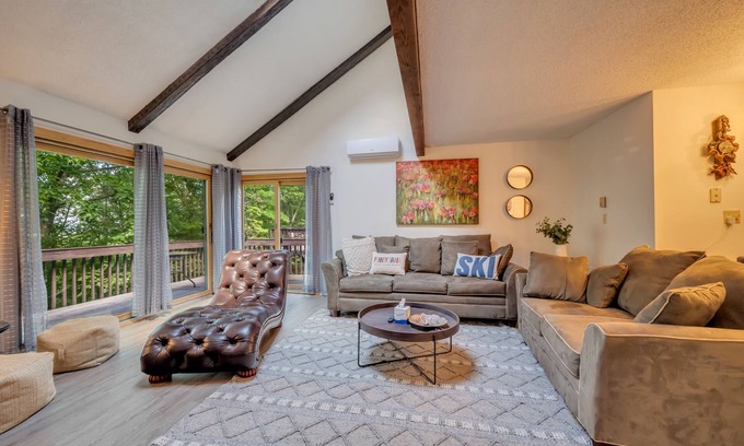Village at Camelback Condominio | Cozy but spacious place with walking distance to s