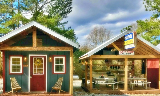 Townville Cabina | Casa minúscula min del lago Hartwell / Clemson, almacenamiento seguro del barco con puerto de carga Batt