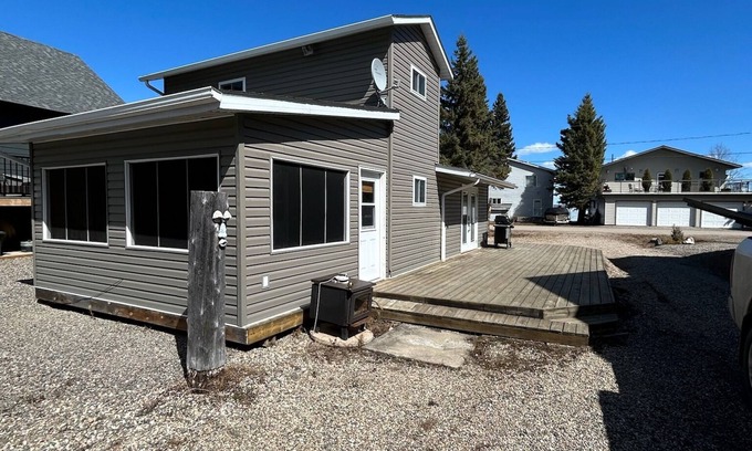 Candle Lake Cabina | Cozy Cabin at Candle Lake!