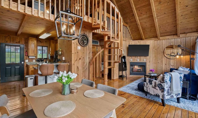 Six Mile Cabina | Cozy Cabin at Lake Keowee