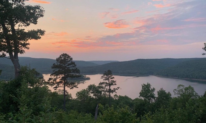 Edgemont Cabina | Cozy cabin atop 80 private acres w/ panoramic view of Greers Ferry Lake & Ozarks