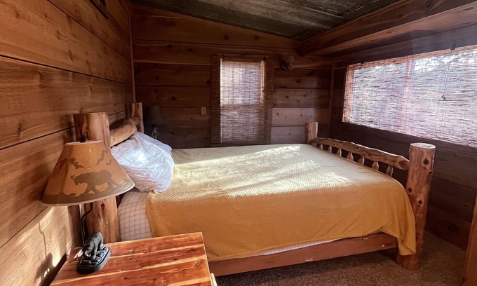 Golden Cabina | Cozy cabin close to the lake