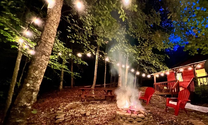 Rogersville Cabina | Cozy cabin getaway close to hiking, skiing, sightseeing, and Bristol!
