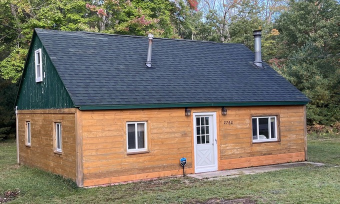 Houghton Lake Cabina | Cozy cabin great for vacationers, hunters/fishers, snowmobilers/ORVers!