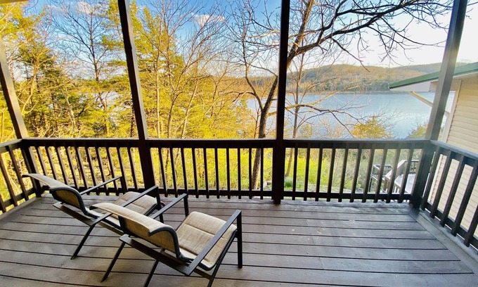 Eagle Rock Cabina | COZY CABIN GUEST HOUSE ON THE LAKE
