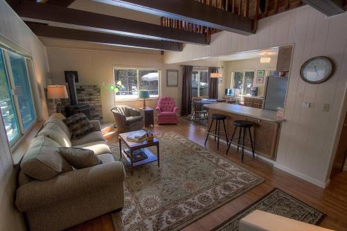 Country Club Estates Casa | Cozy Cabin home