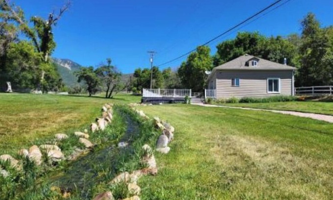Utah County Casa | Cozy cabin in Hobble Creek Canyon. 27 acres private property to explore.