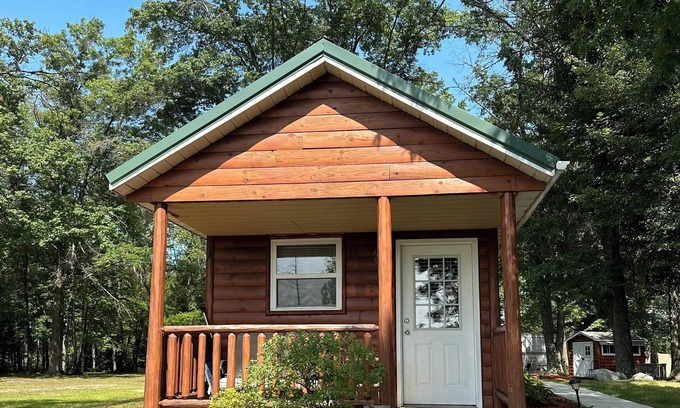 Lake Casa | Cozy cabin in the woods on our own private lake with WiFi, AC. Perfect getaway