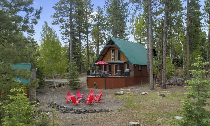 Duck Creek Village Cabina | COZY🏡CABIN NEAR⛰BRIAN HEAD☀️ZION🌄BRYCE CANYON 🏞WITH📡Wi-Fi 🐶 PET FRIENDLY