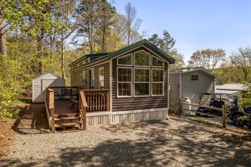 Sandwich Casa | Cozy Cabin Near Sandwich Glass Museum, Massachusetts