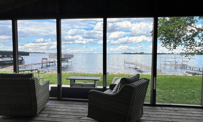 Watertown Cabina | Cozy Cabin on Kampeska—Your Perfect Family Getaway