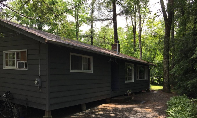 Glendale Cabina | Cozy Cabin on Lake Mahkeenac