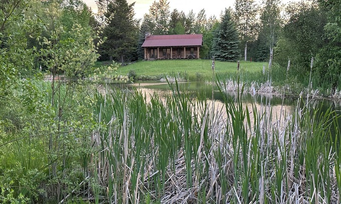 Coram Cabina | Cozy Cabin on Private Ranch Near West Entrance to Glacier National Park