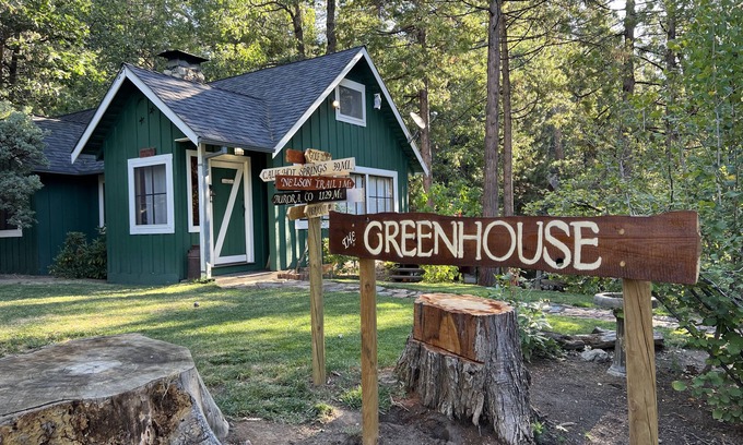 Camp Nelson Cabina | Cozy Cabin w/fire pit, RV parking, super close to fishing and hiking trails.