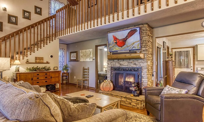 Gatlinburg Cabina | Cozy Cabin w/ Mountain Views Near SkyLift Park!