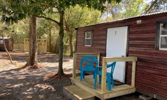 Hyde Park Cabina | Cozy cabin with AC in lovely Jacksonville