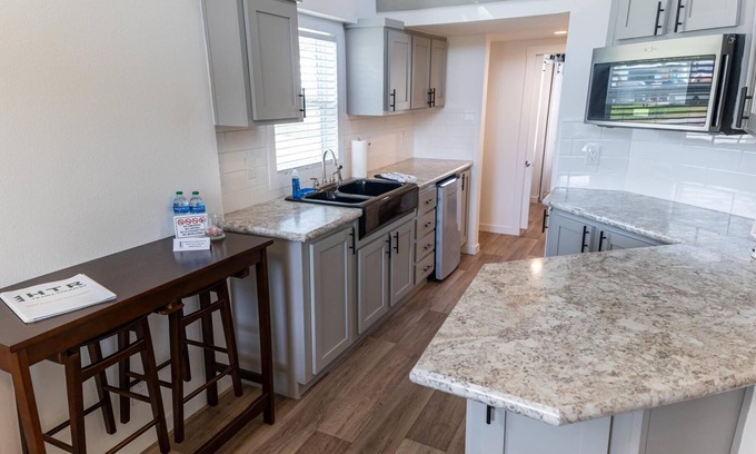 Ingram Cabina | Cozy Cabin with Kitchenette - Cabin A - Cozy Cabin with Kitchenette - Sleeps 6