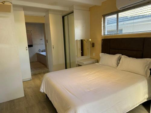 Parow North Apartamento | Cozy Calm Apartment with Pool