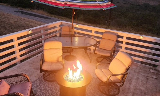 Lodge Hill Casa | Cambria Mountain View Retreat/Firepit/EV Charger/Wi-Fi/Welcoming 2-bedroom house