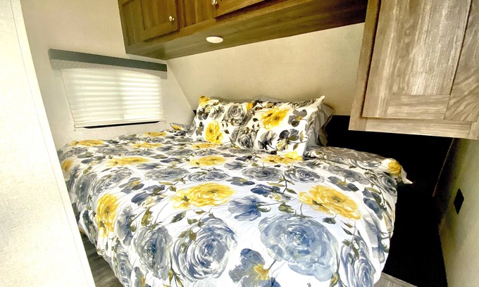 Northside Casa | Cozy Campfire Camper Stay