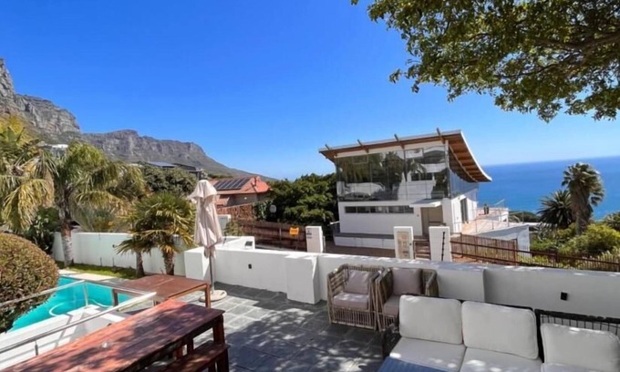 Camps Bay Chalet De Esquí | Cozy Camps Bay House With Mountain and sea View