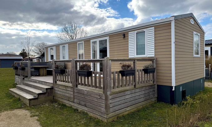 Oostkapelle Chalet De Esquí | Cozy chalet near the beach