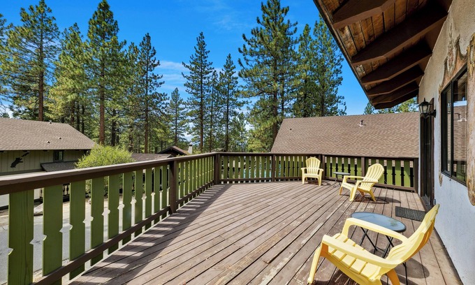 Bijou Park Casa | Cozy Chalet Retreat in South Lake Tahoe - Near Heavenly Ski Resort mv12