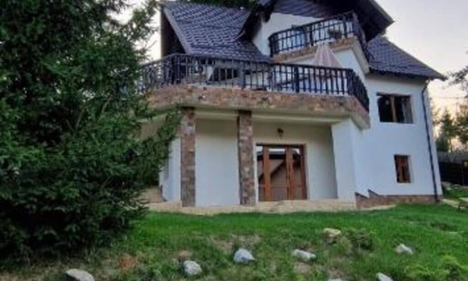 Bran Chalet De Esquí | Cozy chalet with a view of the Bucegi Mountains, close to Bran Castle!