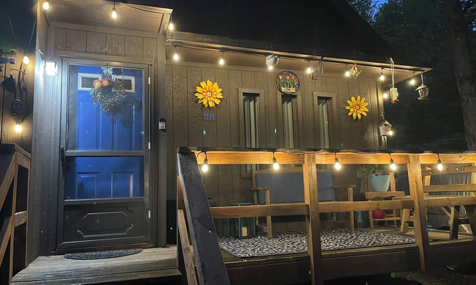 Wallenpaupauk Lake Estates Casa | Cozy Chalet with wood burning fireplace
