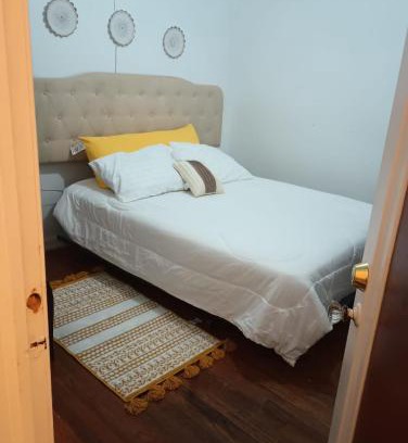 Detroit Casa | Cozy- Chic room in a very quiet area