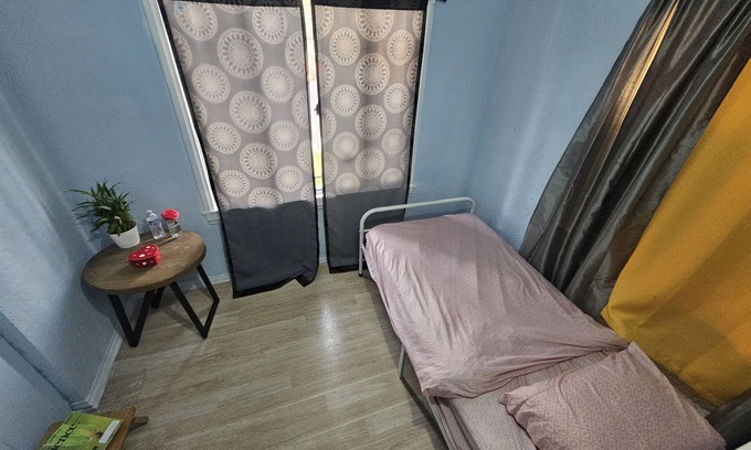 Huntington Park Casa | Cozy chill clean safe and peaceful spot 1 min from transportations near stores