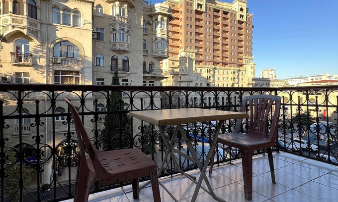 Sabayil Apartamento | Cozy City Center Apartment