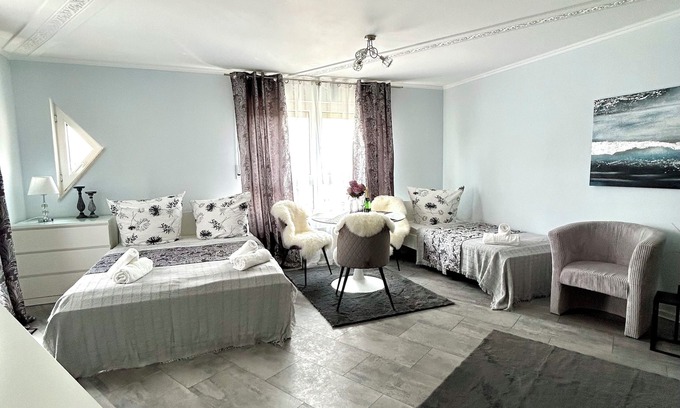 Sigmaringen Apartamento | Cozy city loft with balcony & underground car park
