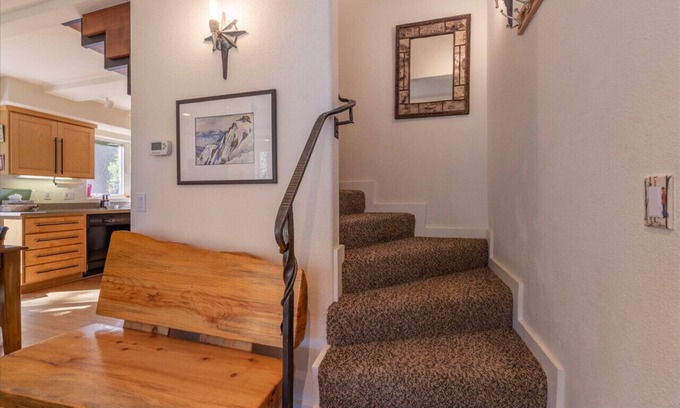 Alpine Meadows Apartamento | Cozy & Clean Palisades Cabin for 8 Close to Hiking Lake