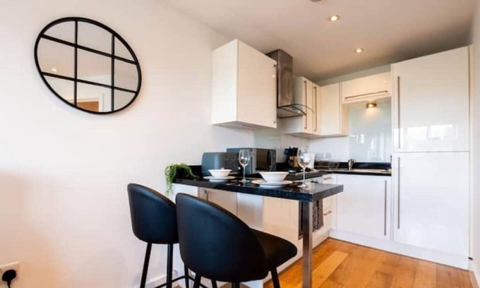 Ealing Apartamento | Cozy & Clean | with Gym Bike & Smart Tv