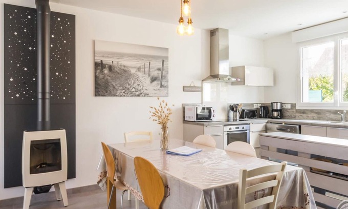 Barneville-Carteret Cabaña | Casa con Jardín Privado, Cerca de la Playa, Ideal para Familias y Mascotas