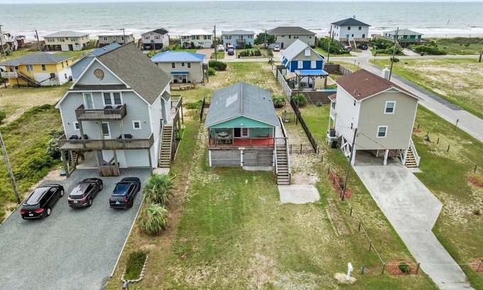 Ocean City Beach Casa | Cozy Coastal Cottage #197 Remodeled, dog friendly, ping-pong, tiki bar!
