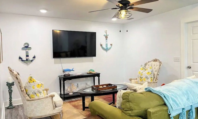 Country Club Estates Casa | Cozy Coastal Abode- 4bed,3bath